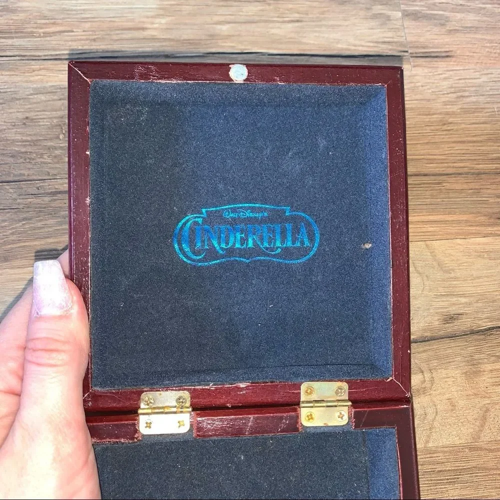 Walt Disney’s Cinderella 2011 Mosaic Tile Small Felted Trinket Jewelry Box Decor